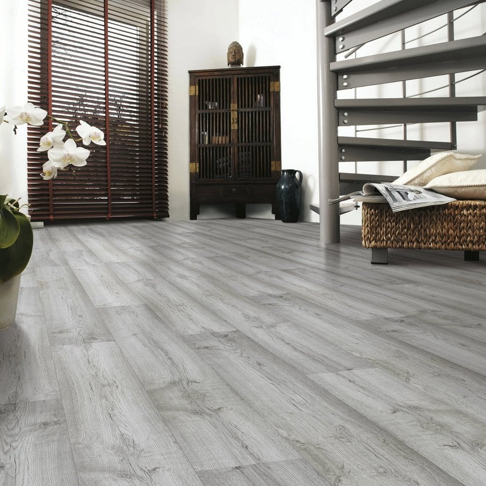 Dartmoor Oak - Eurohome Vario+ 12mm Laminate Flooring (122445) - Image 6