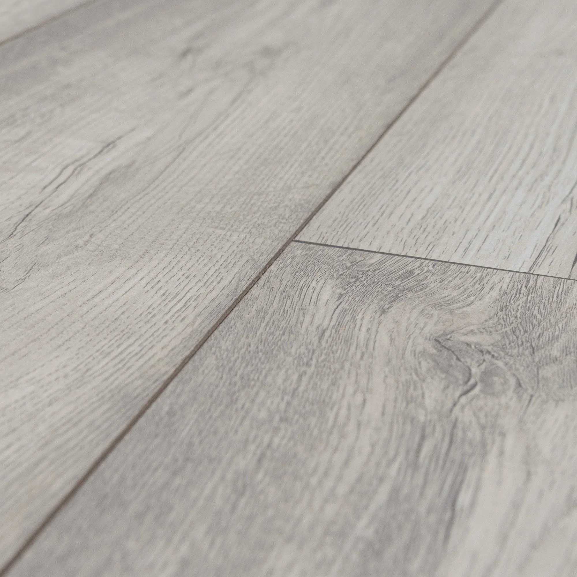 Dartmoor Oak - Vario Supernatural 8mm Laminate Flooring (122551) - Image 5