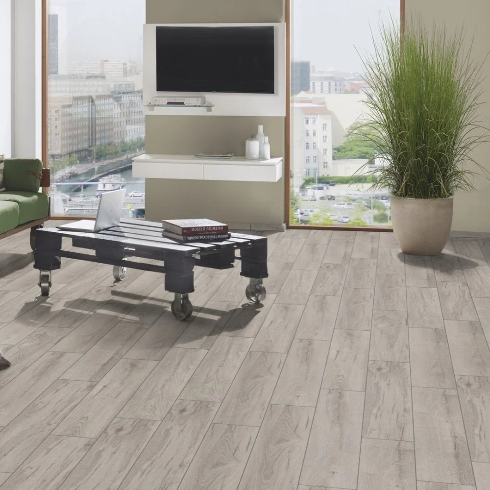 Longbow Oak - Supernatural Classic 8mm Embossed Laminate Flooring (122562)