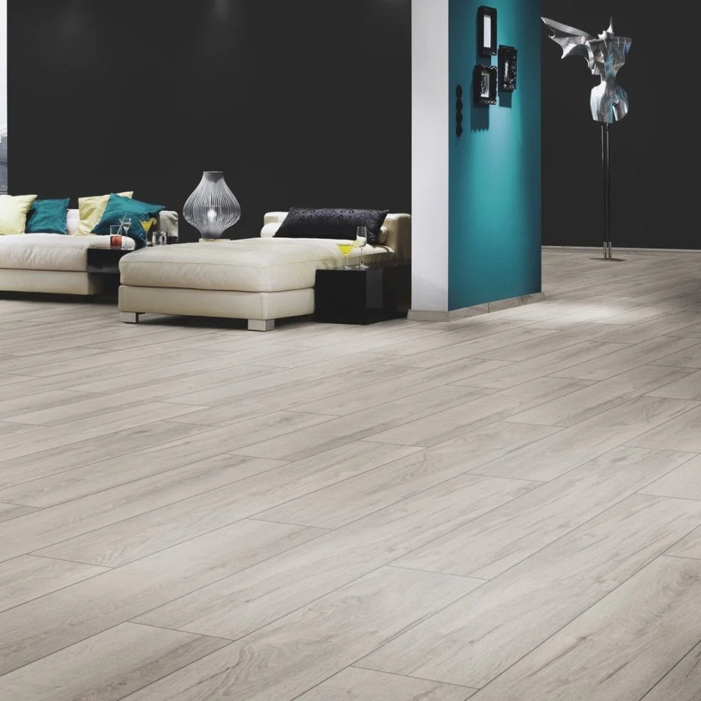 Longbow Oak - Supernatural Classic 8mm Embossed Laminate Flooring (122562) - Image 6