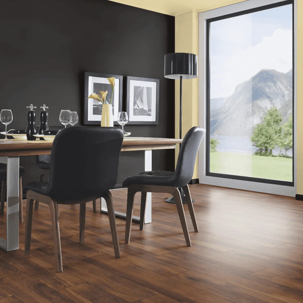 Red River Hickory - Atlantic 10mm Handscraped Moisture Resistant Laminate Flooring (122437) - Image 3