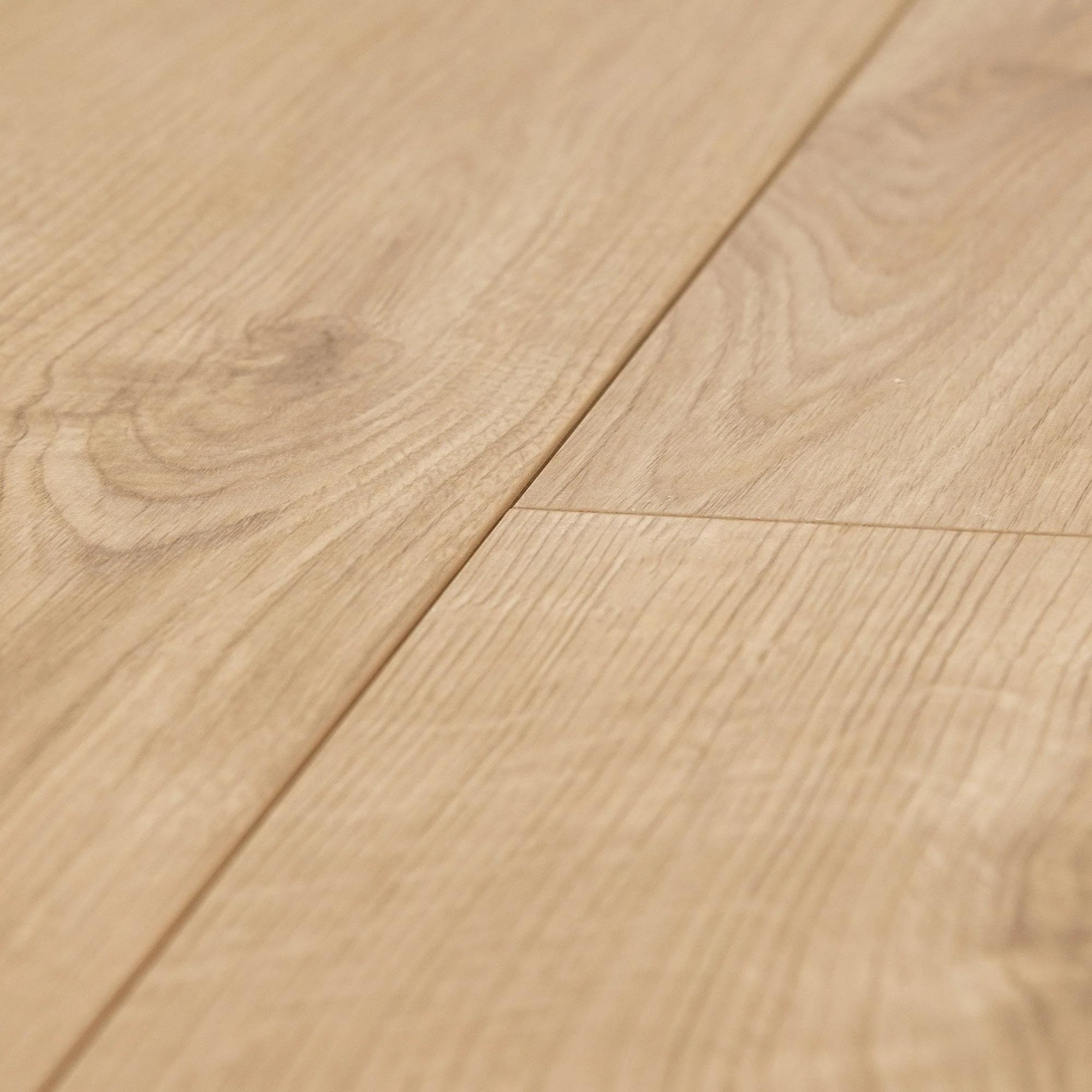 Sherwood Oak - Eurohome Vario+ 12mm Laminate Flooring (122446) - Image 6