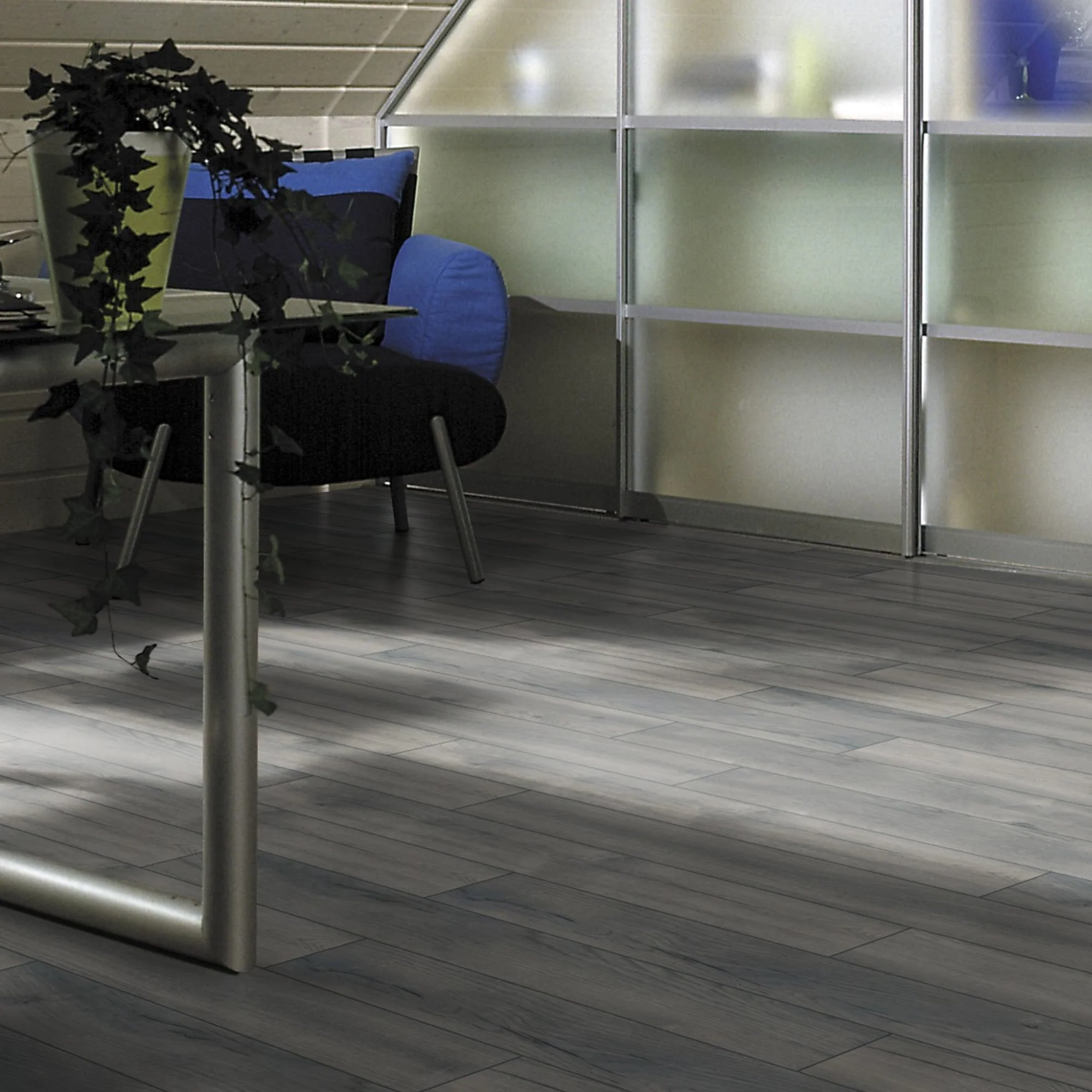 Pettersson Grey Oak - Exquisite 8mm Laminate Flooring (54191) - Image 5