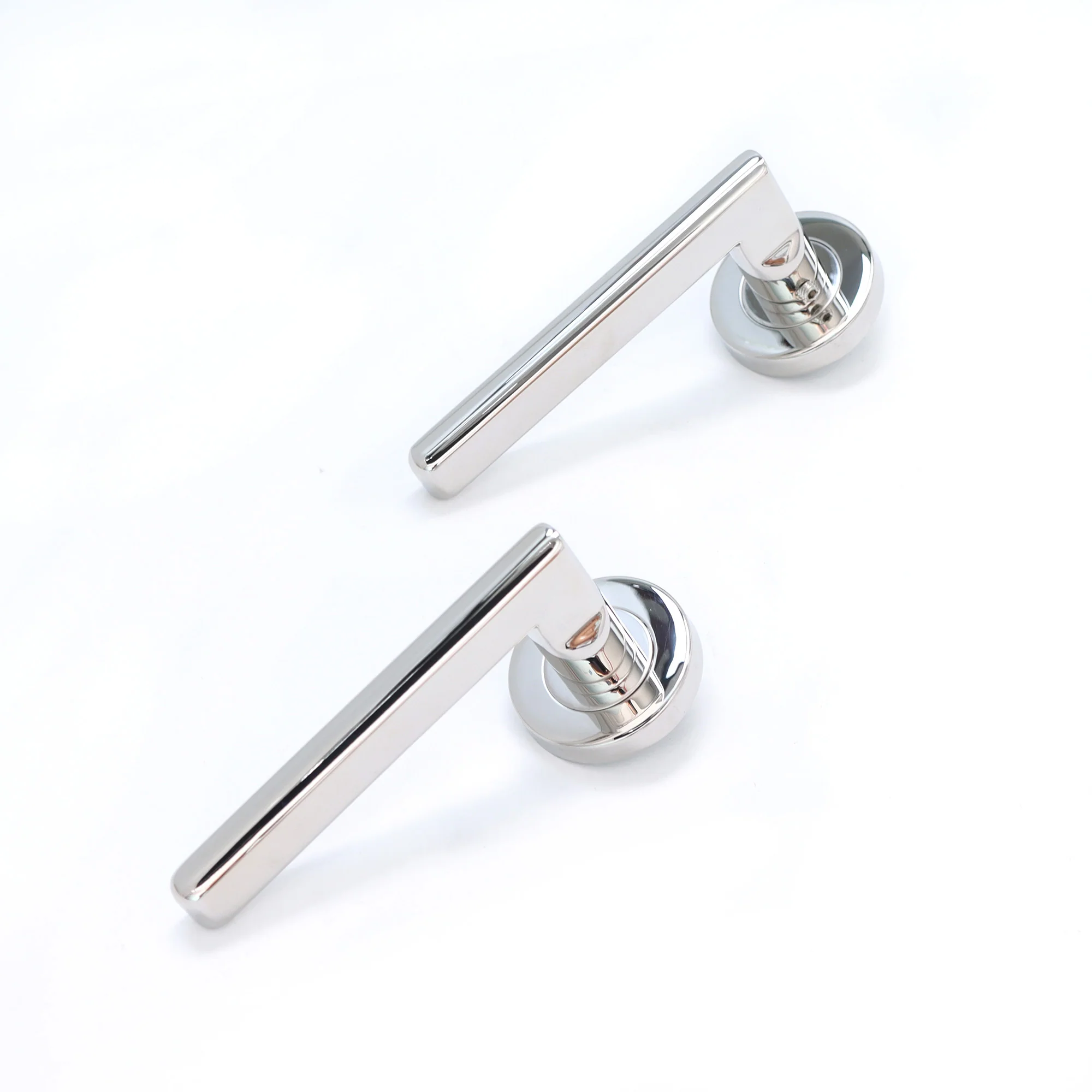 Superior Luna Lever on Round Rose Bathroom Handle Set - Polished Stainless Steel (123501) - Image 5