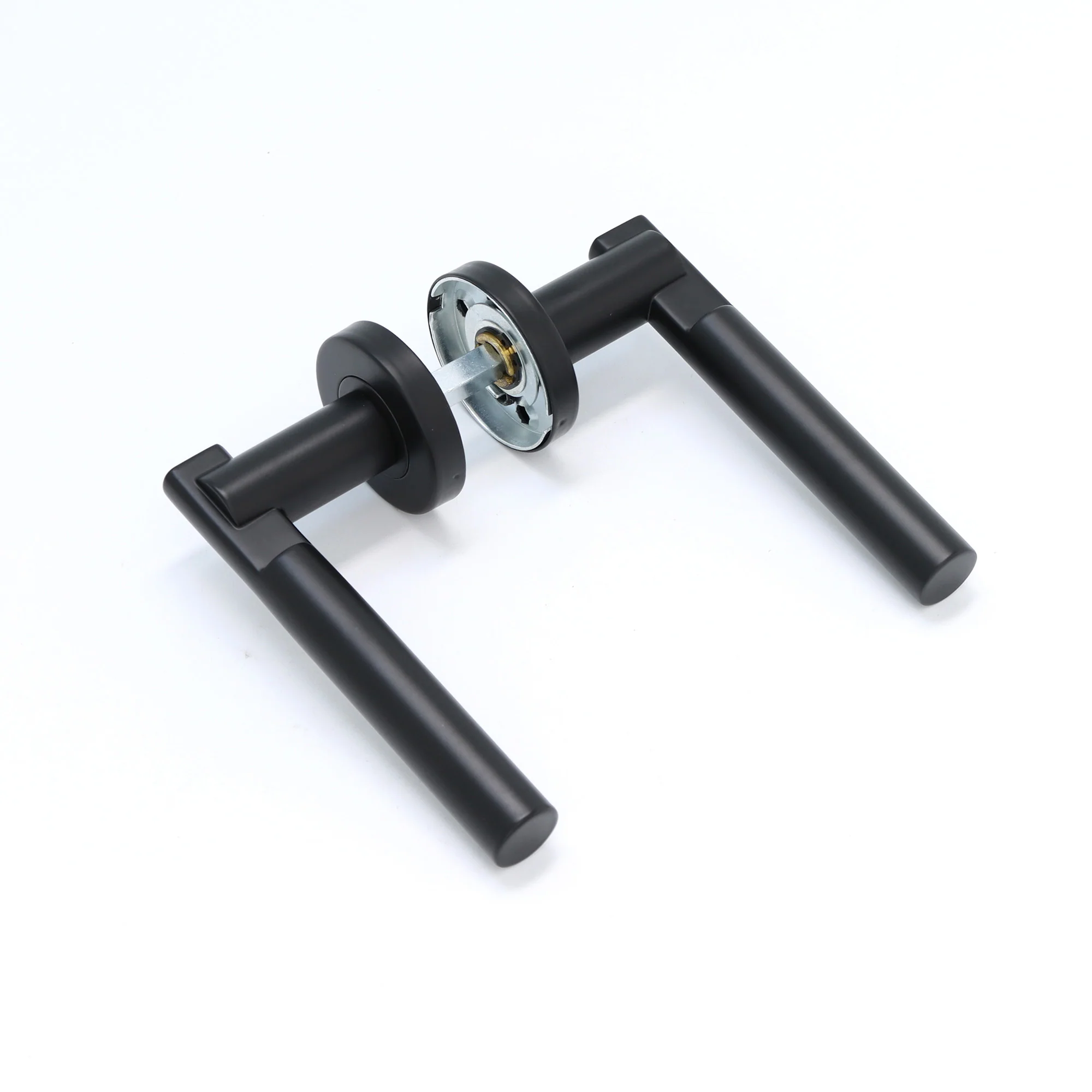 Superior Titan Lever on Round Rose Bathroom Handle Set - Matt Black (123510) - Image 2
