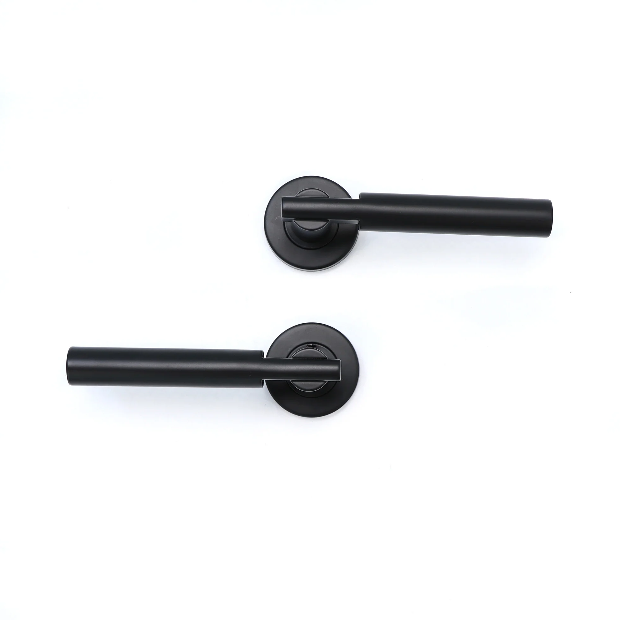 Superior Titan Lever on Round Rose Bathroom Handle Set - Matt Black (123510) - Image 5