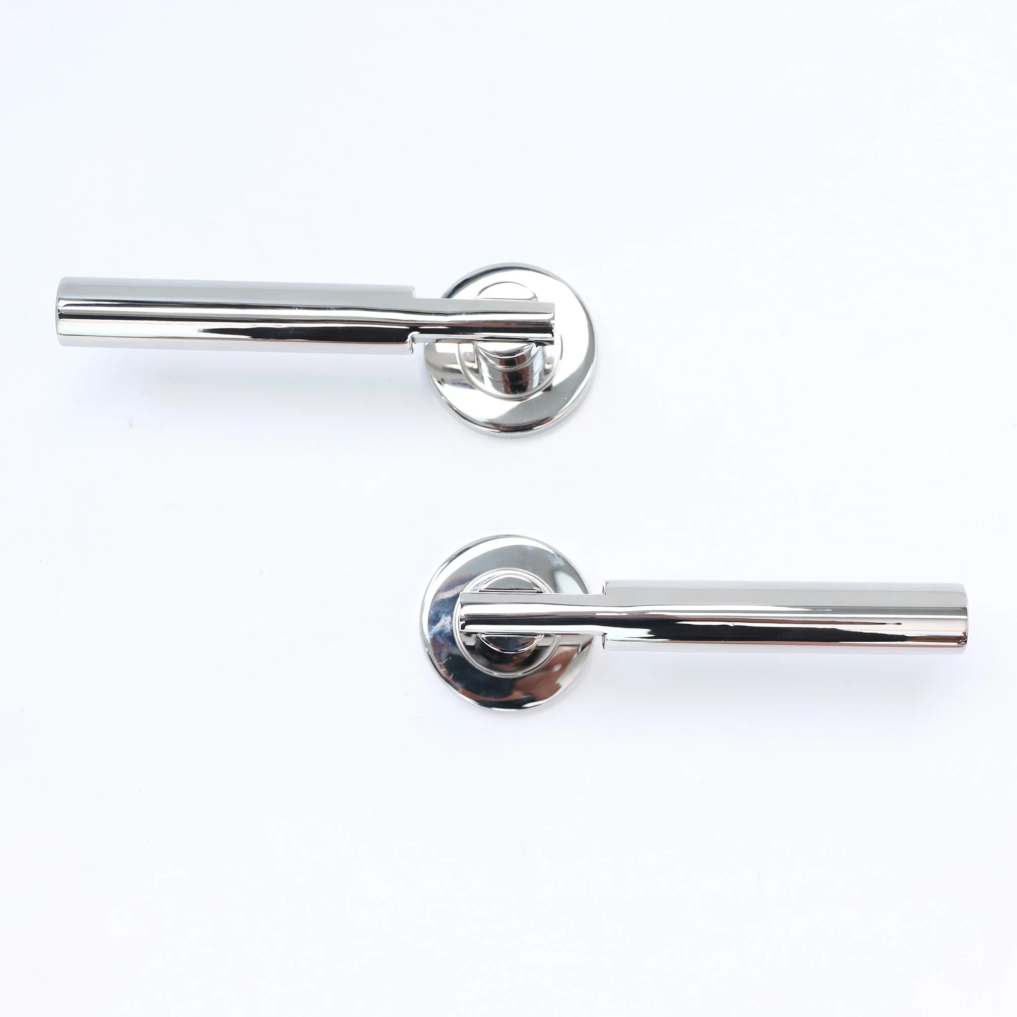 Superior Titan Lever on Round Rose Bathroom Handle Set - Polished Stainless Steel (123509) - Image 5