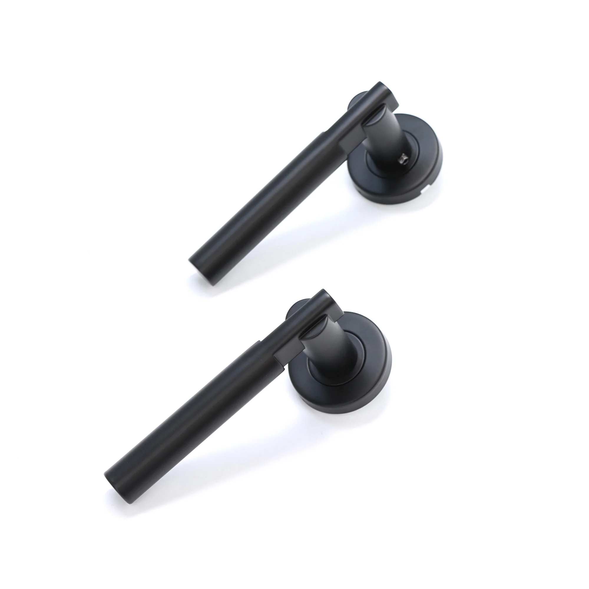 Superior Titan Lever on Round Rose Handle Set - Matt Black (123481) - Image 6