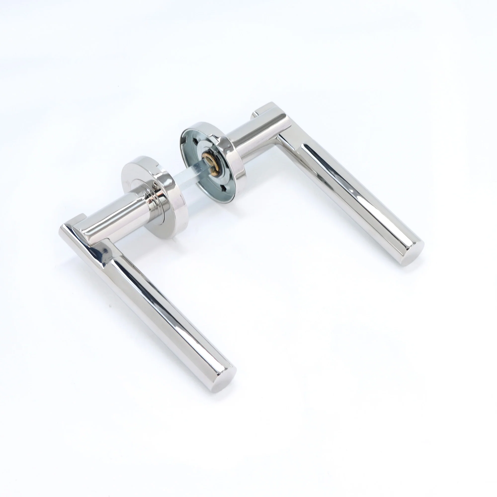 Superior Titan Lever on Round Rose Handle Set - Polished Stainless Steel (123480) - Image 2