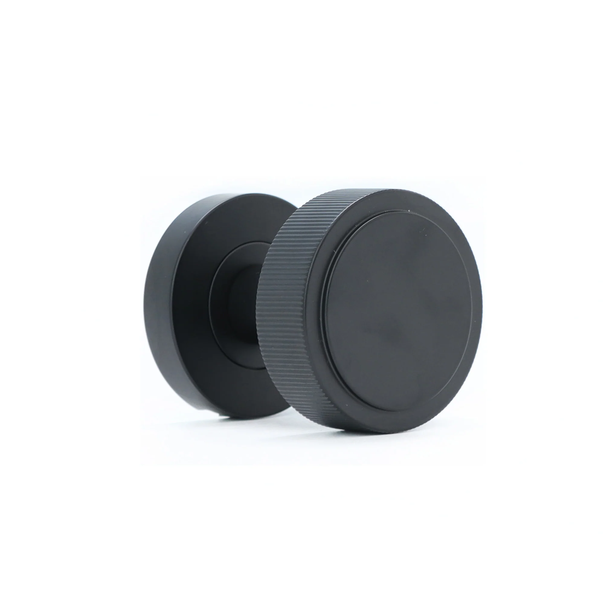 Fluted Round Rose Door Knob Set - Matt Black (123403) - Image 2