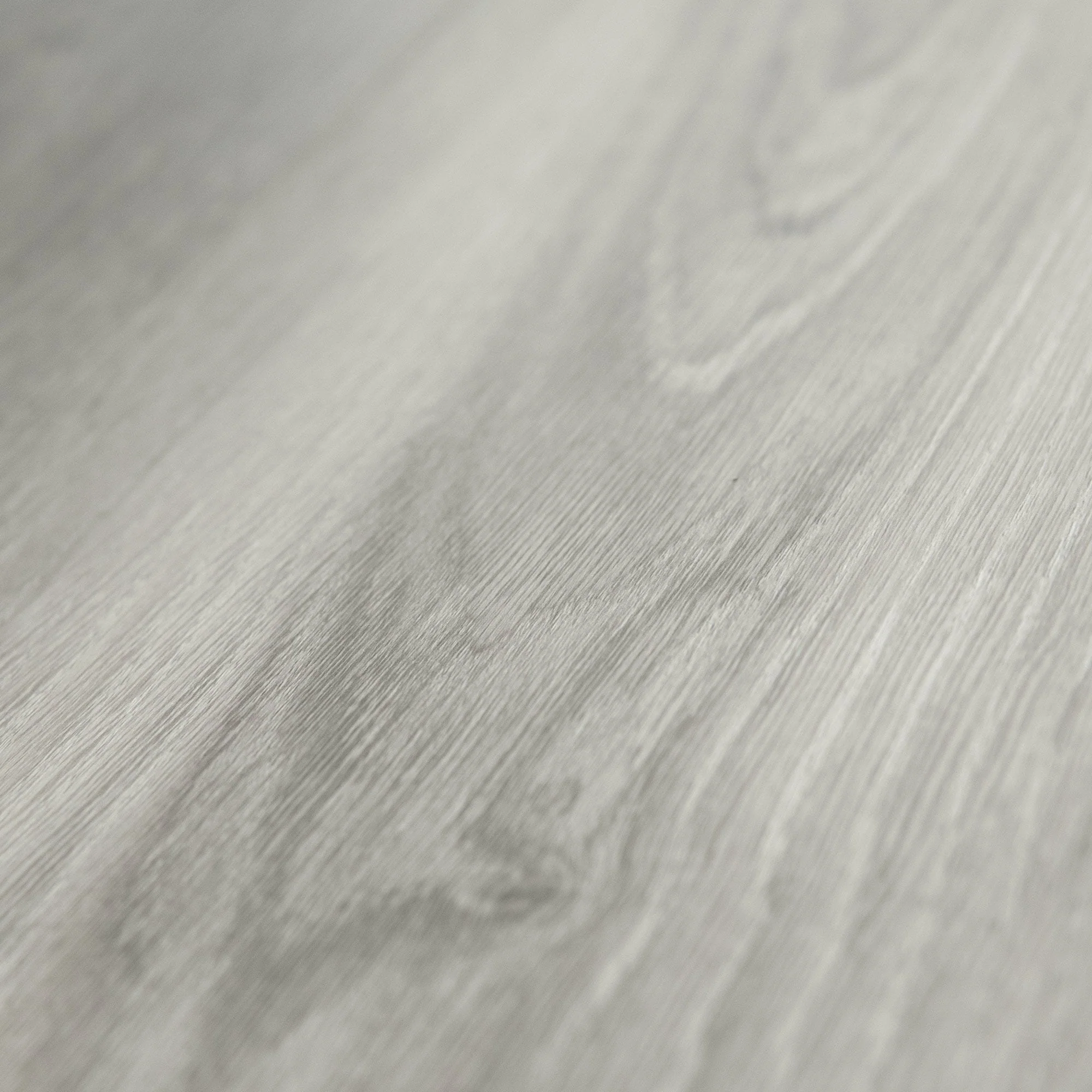 Silver Grey Oak - Comfort Luxe 12mm Laminate Flooring (122134) - Image 4