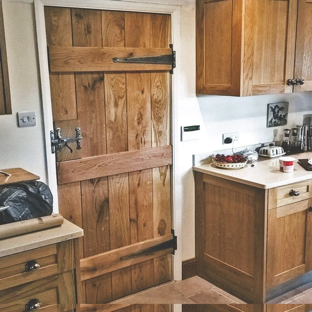 Oak Internal Unfinished Rustic Grange Solid Ledged Door (122345) - Image 2