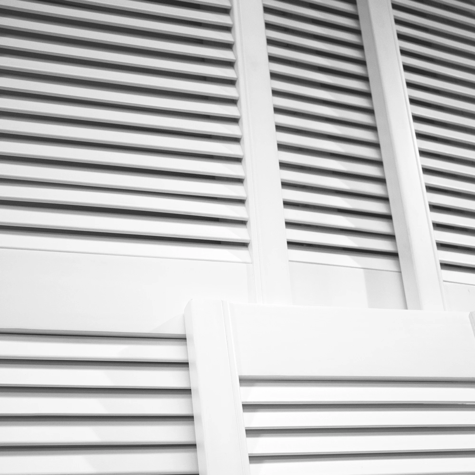 28mm White Painted Open Louvre Door - Image 5